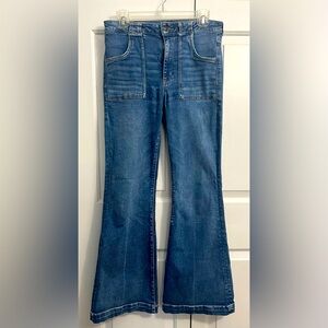 American Eagle Flare Jeans size 8